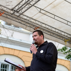 Néptánc a Farkas utcában