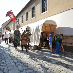 Vonulás a fogoly utcából