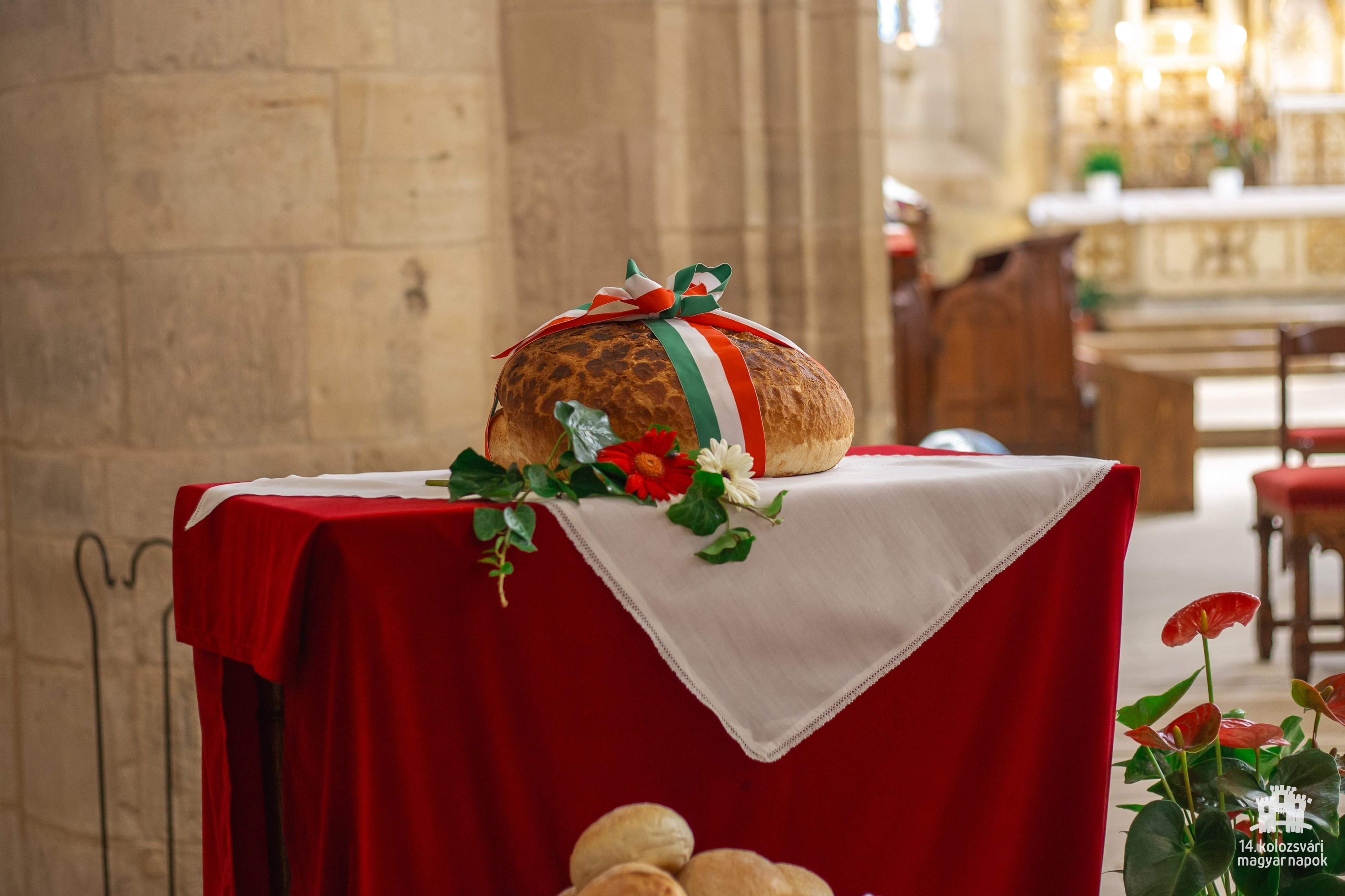 Szent István-napi ünnepi szentmise és kenyérszentelés a Szent Mihály-templomban